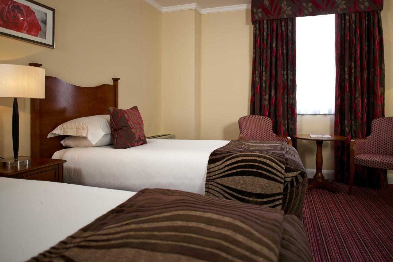 Sir Christopher Wren Hotel Windsor Room photo