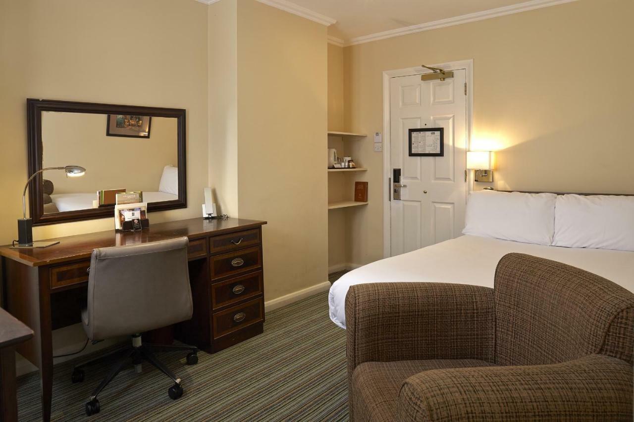 Sir Christopher Wren Hotel Windsor Room photo